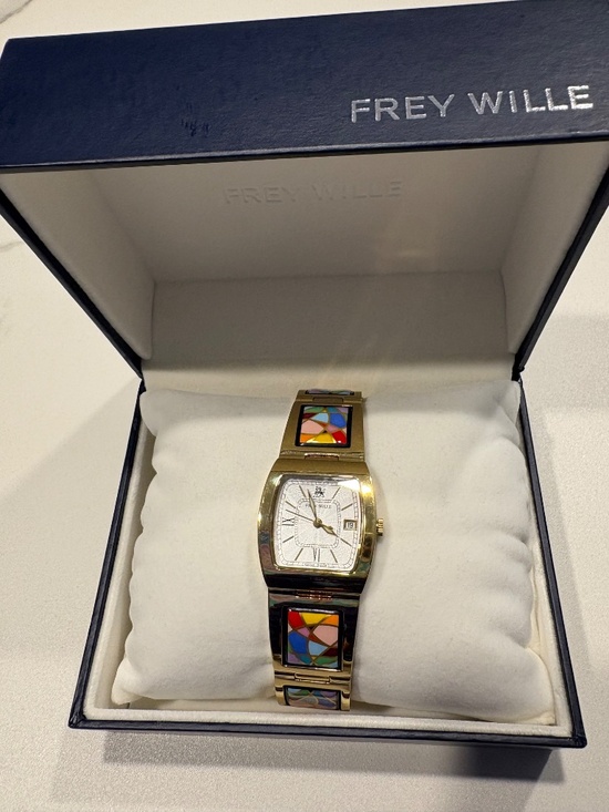 Frye Wille Women\'s enameled and gold plated watch main image 6